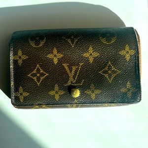 LOUIS VUITTON WALLET